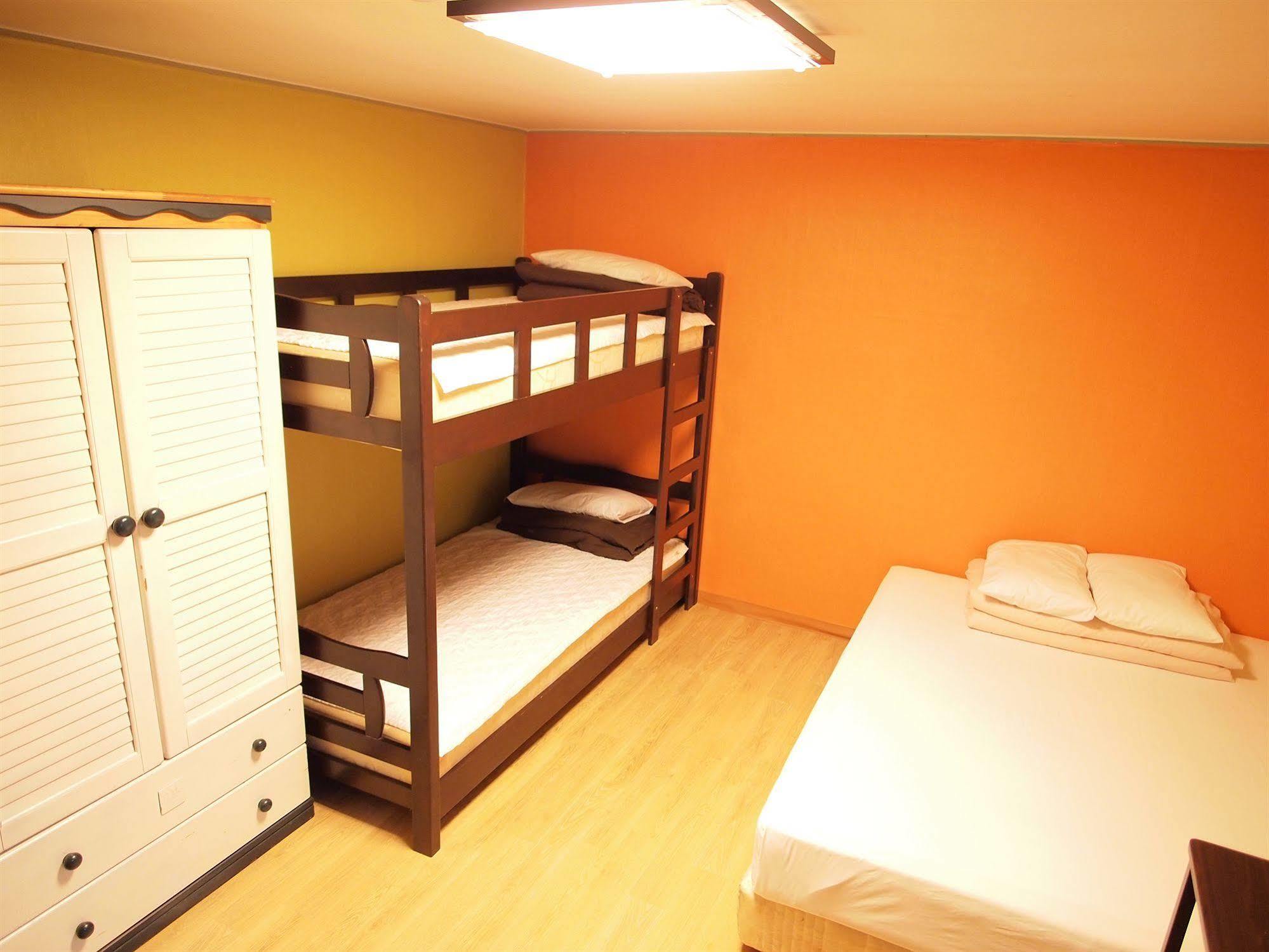 Shinchon Hostel 首爾 外观 照片