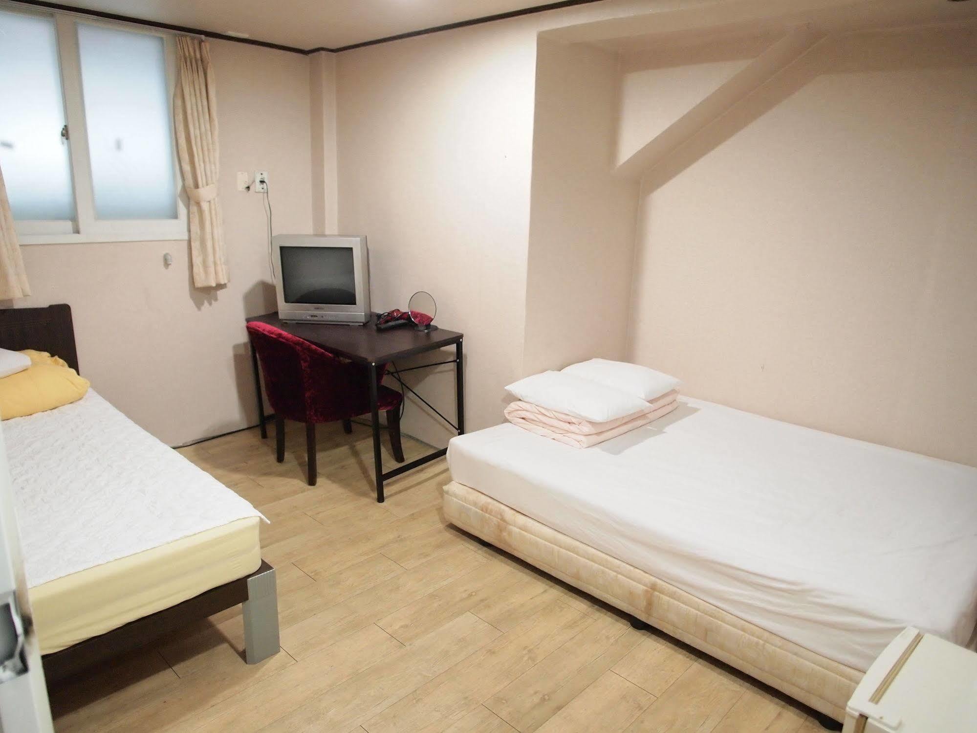 Shinchon Hostel 首爾 外观 照片